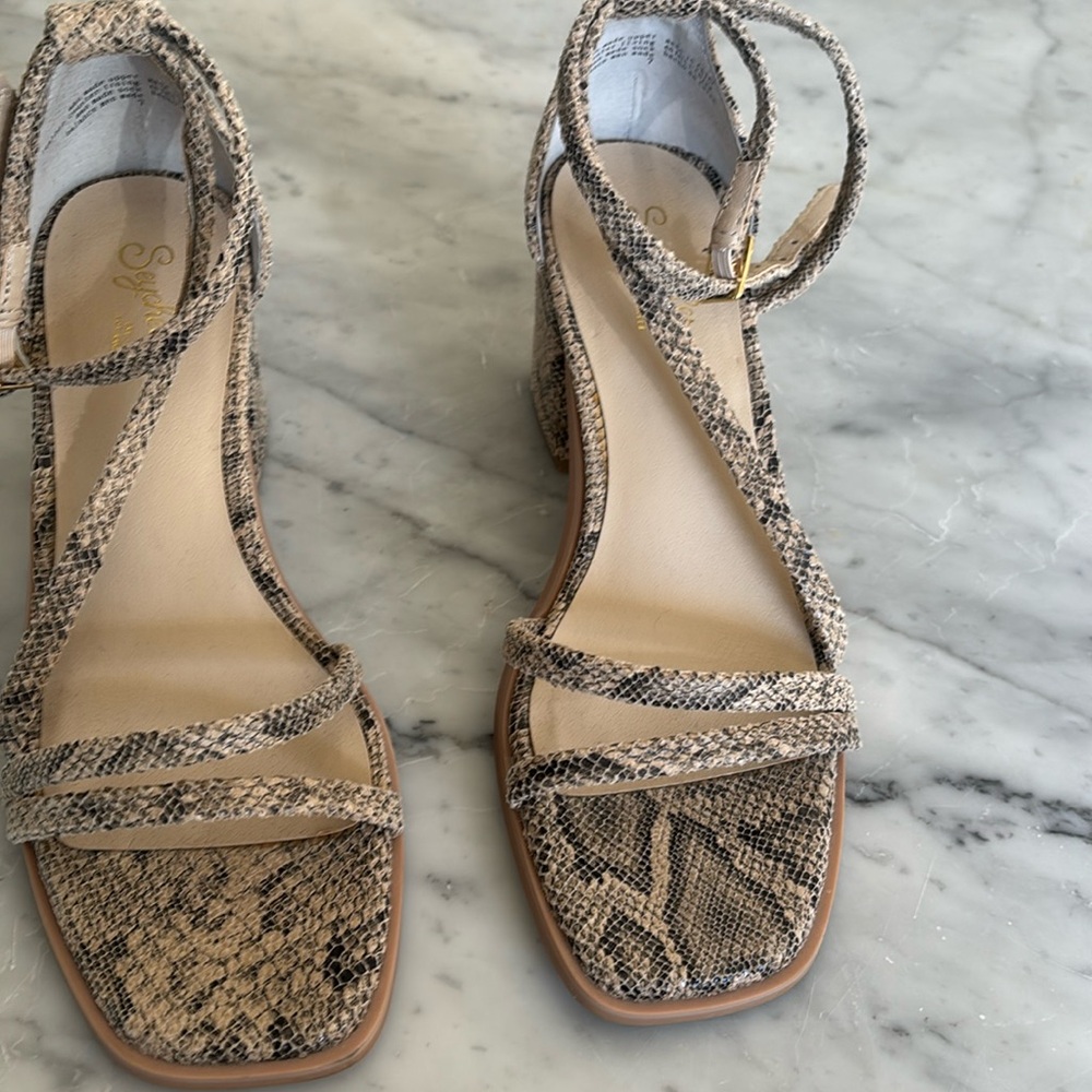 Seychelles snake skin sandle size 7. Worn once